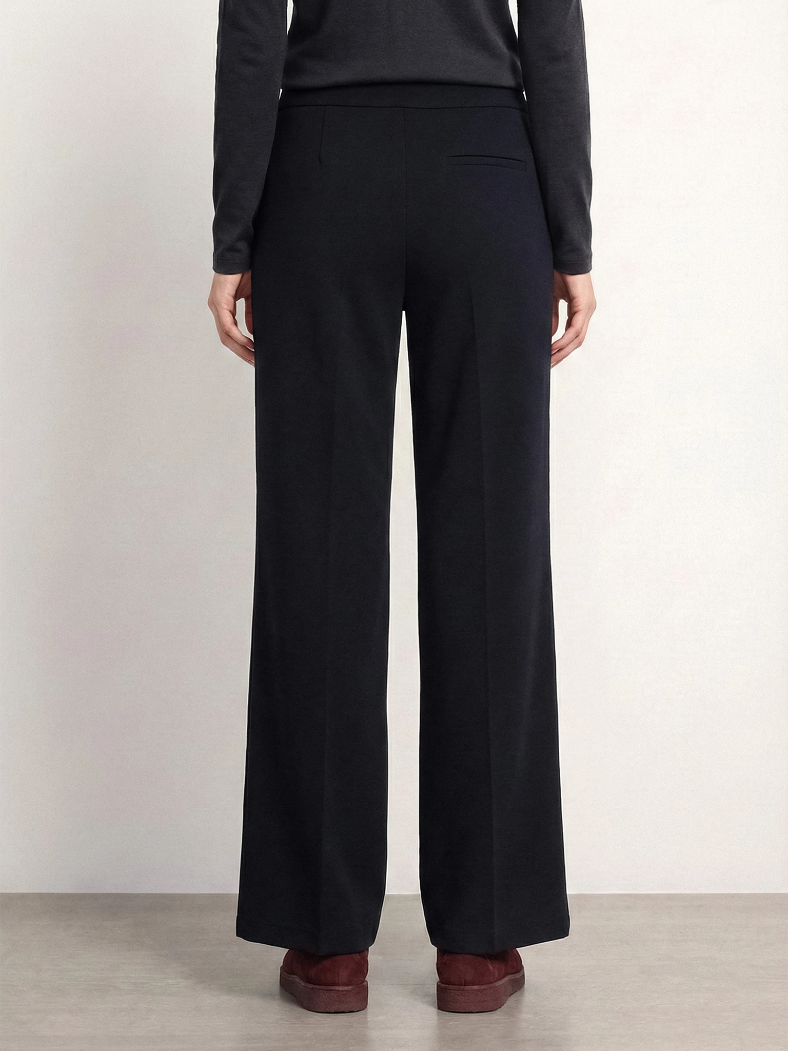 Брюки трикотажные темно-синего цвета из смесового хлопка